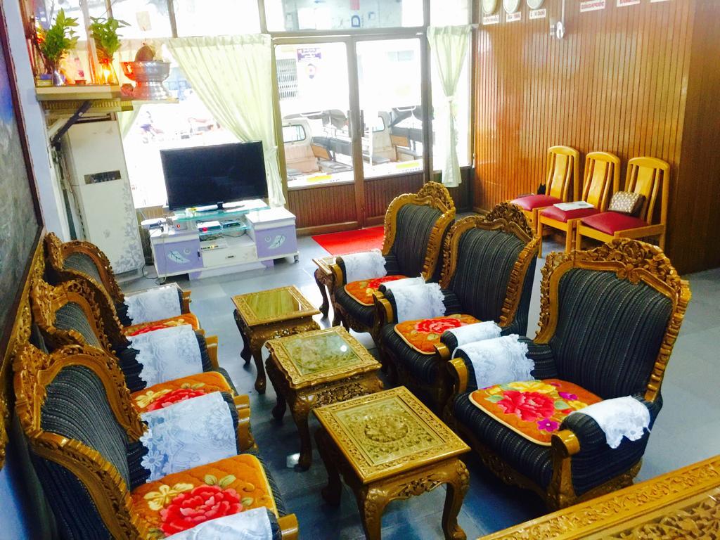 Everest Hotel ヤンゴン エクステリア 写真