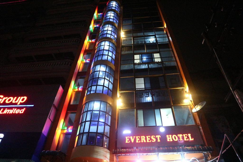 Everest Hotel ヤンゴン エクステリア 写真