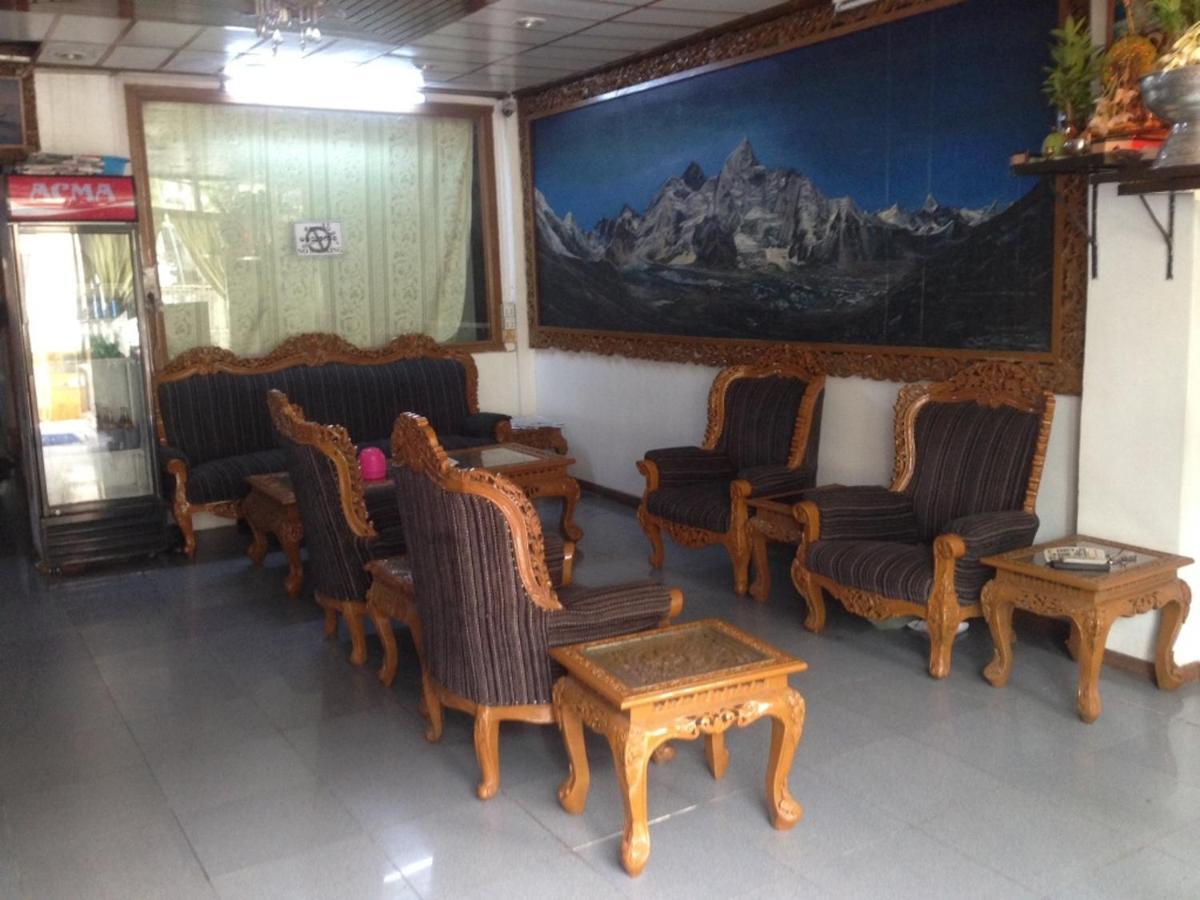 Everest Hotel ヤンゴン エクステリア 写真